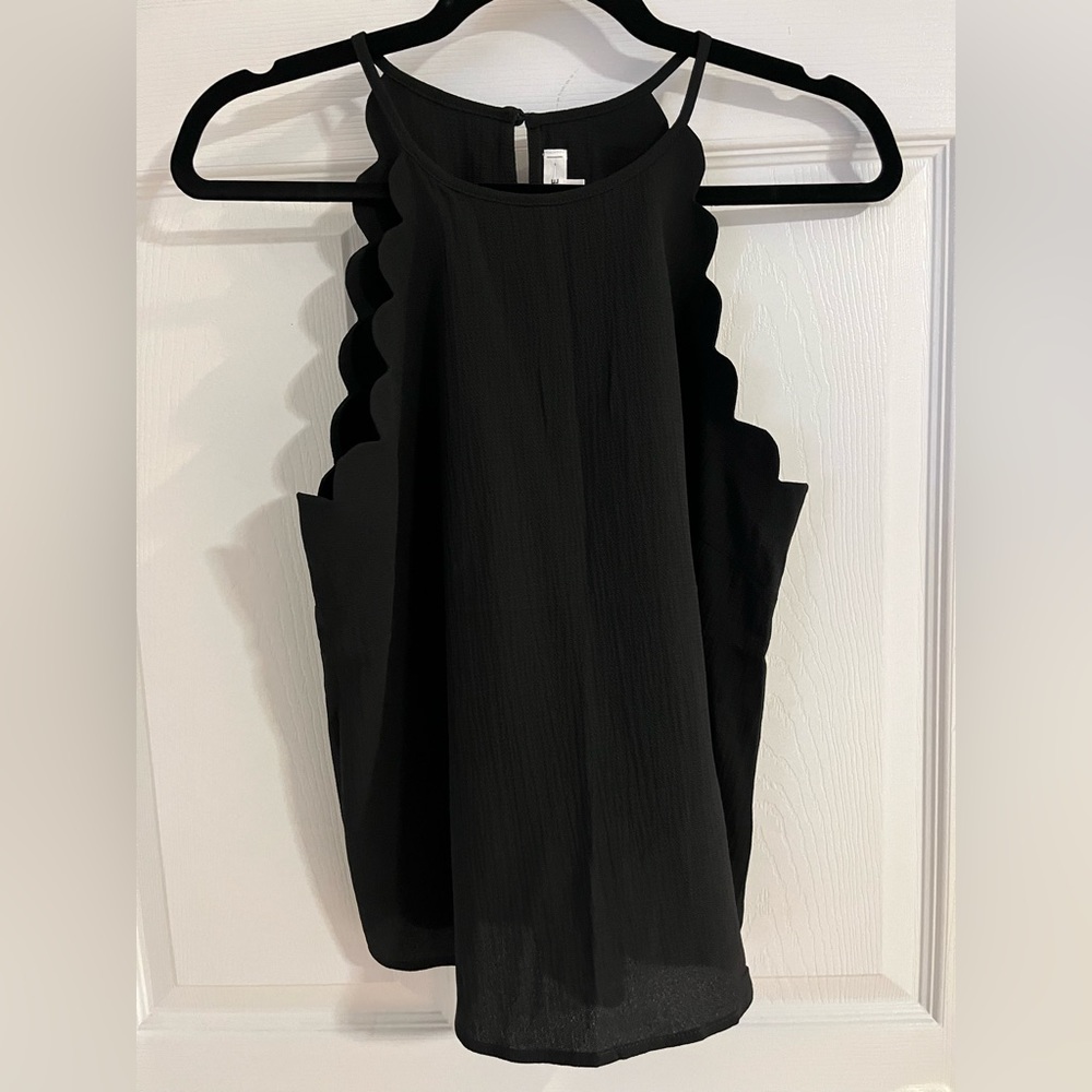 Scalloped Black Tank Too with Back Keyhole
